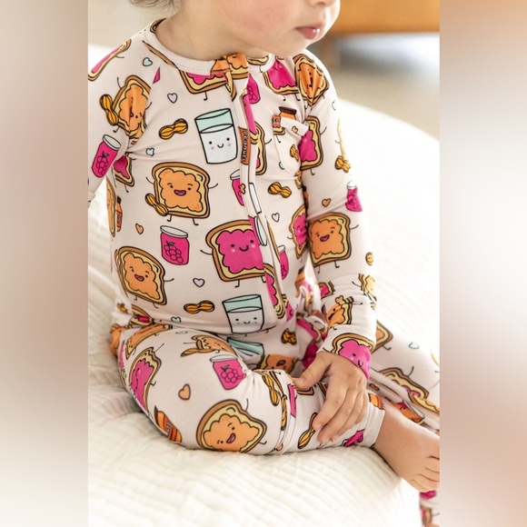 PB+GRAPE| ‘Peanut Butter Jelly’ Bamboo Footie Pajamas - Picture 4 of 10